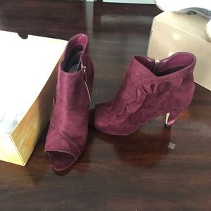 Meet your Posher, Adria